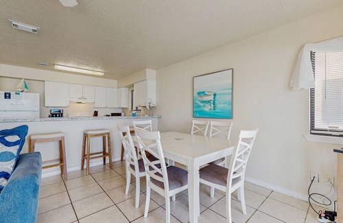 Crystal Beach Condo | Gorgeous, Open Ground Floor Condo Gulf Front w/Large Patio. Beach Access