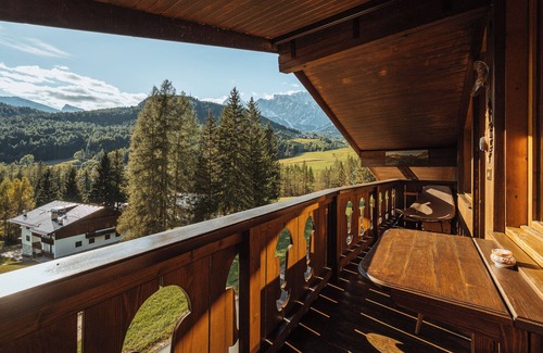 Cortina d'Ampezzo Ski Chalet | Gorgeous penthouse with mountain view
