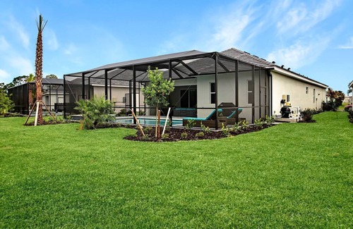 Punta Gorda House | Gorgeous Pool and Spa 3 Bedroom 3 Bath Home with Golf Course at Babcock Nat'l!