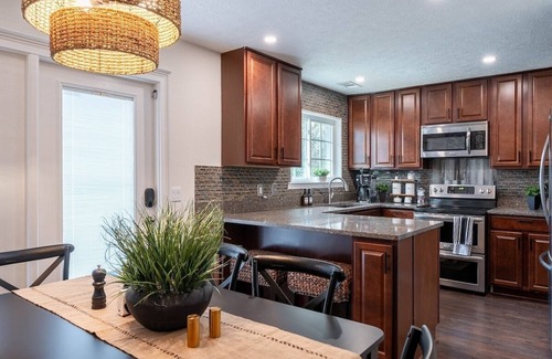 Whitemarsh Island House | Gorgeous! Pool & Lagoon Near Historic Area & Beach