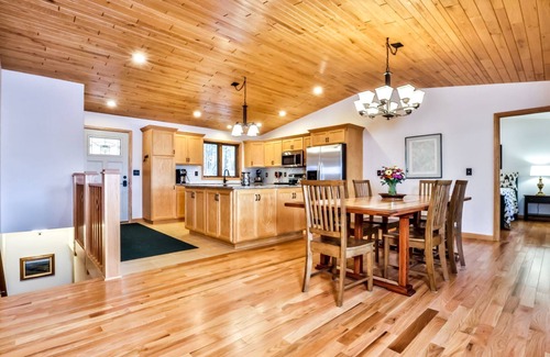 Harshaw House | Gorgeous Private Home w/magnificent lake views!