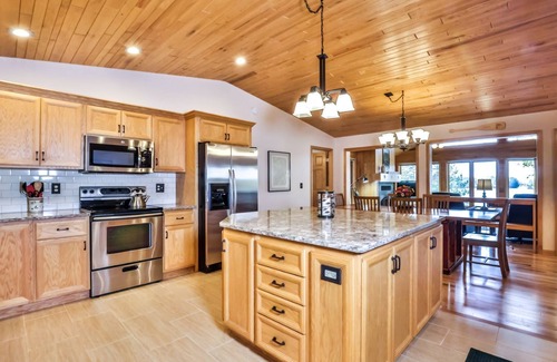Harshaw House | Gorgeous Private Home w/magnificent lake views!