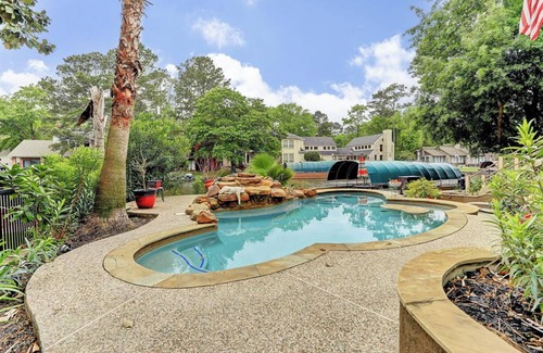Walden on Lake Conroe House | Gorgeous Private Oasis with Lakefront View, NEW LISTING