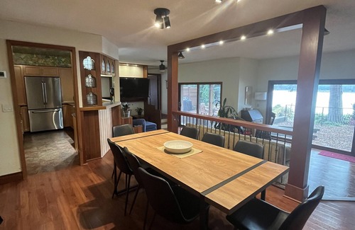 Revelstoke House | Gorgeous riverfront home, great views, minutes to Mt Revelstoke and downtown.