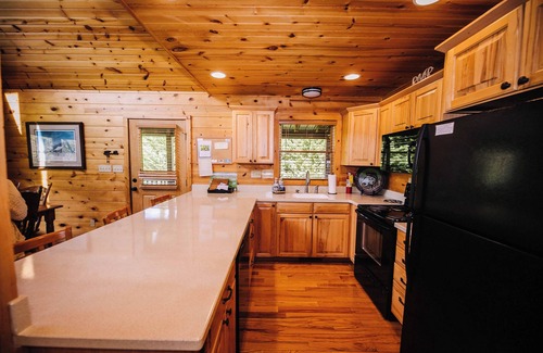 Draper Cabin | Gorgeous Riverfront Home w/Large Flat Yard 3B