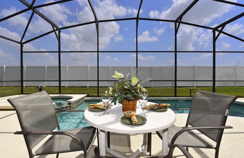 Solana House | Gorgeous South-Facing Pool/Spa/Lanai, No Rear Neighbor, Gated Resort Amenities