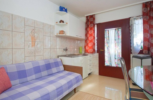 Pomer Apartment | Gorgeous studio in Valtursko Polje with WiFi