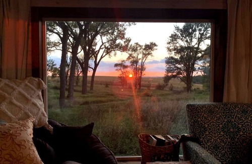 Burbank Apartment | Gorgeous Tiny House, Peaceful Hills, Amazing Views