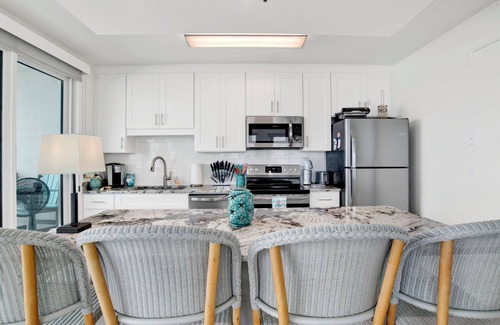 Orange Beach Condo | Gorgeous Upscale Remodel -LARGE 3 BEDROOM-Oceanfront Corner Condo - Dog Friendly