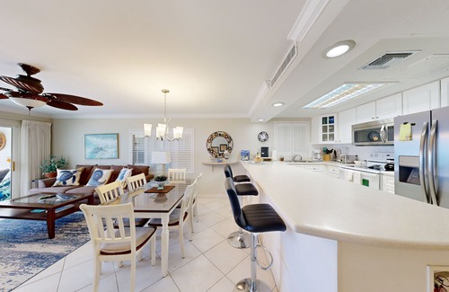 Seven Mile Beach Condo | Gorgeous View, Huge Beach,Pool & Hot Tub at Discovery Point Club Unit 34!