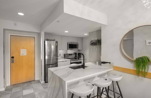 Whistler Condo | Gorgeous views in the middle of it all. New Reno. 5mins to lifts