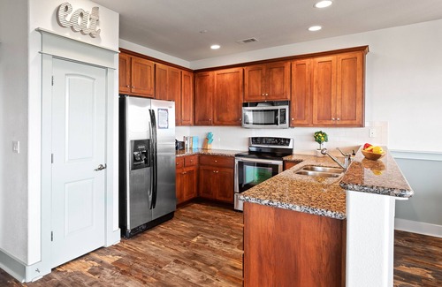 Jonestown Condo | Gorgeous Villa in the Hollows Resort! Pickleball, 4 Pools, Beach Club!