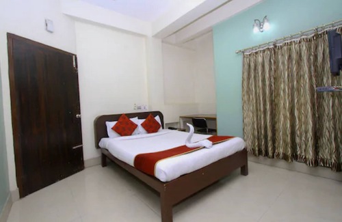 Gauhati Hotel | Goroomgo Blue Moon Guest House Guwahati