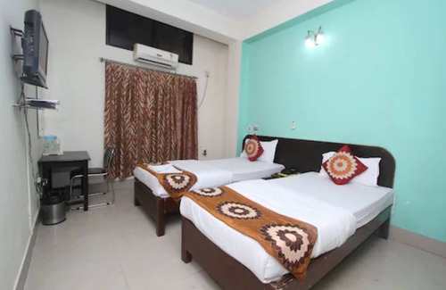 Gauhati Hotel | Goroomgo Blue Moon Guest House Guwahati