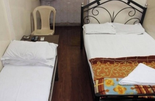 Agartala Hotel | Goroomgo Central Guest House Agartala