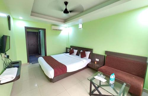 Puri Hotel | Goroomgo Deep Ganga Inn Puri Sea View Room হোটেল দীপ গঙ্গা পুরী-ହୋଟେଲ ଦୀପ ଗଙ୍ଗା ପୁରୀ near-sea-beach-and-temple fully-air-conditioned-hotel with-lift-wifi-and-parking-facility- Book Now