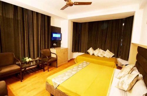 Model Town Hotel | Goroomgo Hotel Daddy Manali