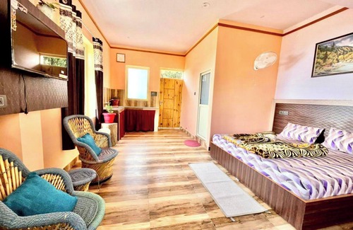 Sidhpur Hotel | Goroomgo Paradise Inn Dharmsala