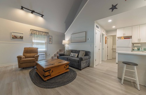 Saugatuck House | Goshorn 18 - Located in Goshorn Lake Resort - Shared pool - Lake access