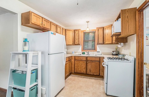 Saugatuck Cottage | Goshorn Lake's Endless Summer | Cottage in Saugatuck w/pool access
