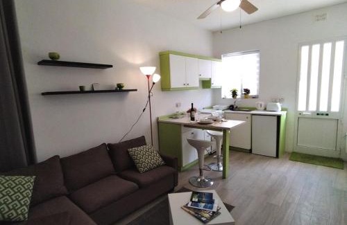 Marsalforn Apartment | Gozo, Cosy maisonette, own entrance at street level