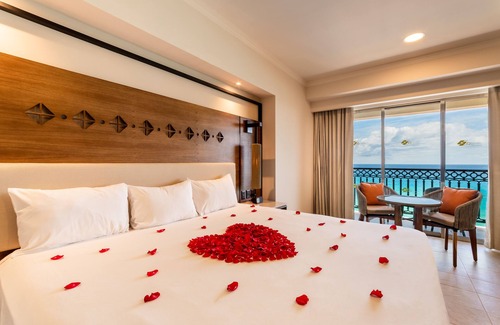 Zona Hotelera Resort | GR Solaris Cancun & Spa - All Inclusive