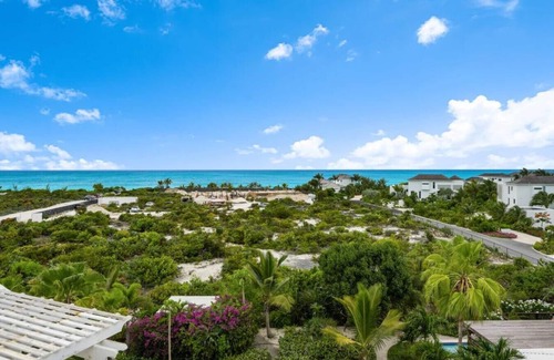 Leeward Settlement House | Grace Bay, Pool, Great Reviews! (#2,3)