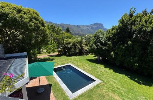 Constantia Apartment | GRACE COTTAGE Charming 2 Bed en-suite Cottage with Solar