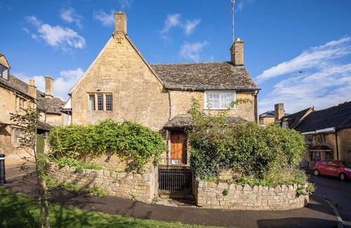 Chipping Campden Cottage | Grade II Listed Cotswolds Self Catering Accommodation. VisitEngland 4*