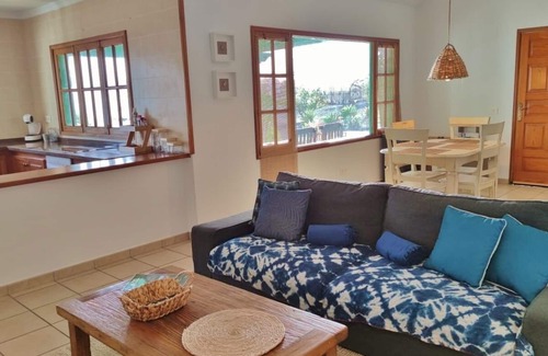 Teguise House | Gran Finca con 3 Apartemientos muy Privados. Vistas, Natura, Calma, Piscina