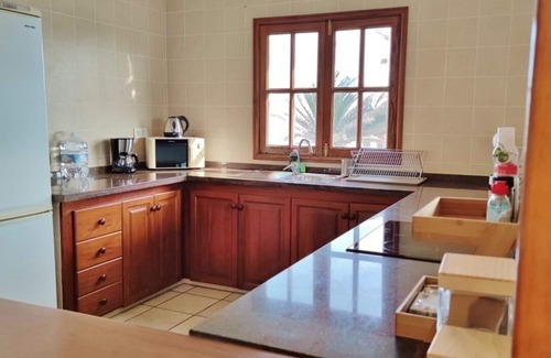 Teguise House | Gran Finca con 3 Apartemientos muy Privados. Vistas, Natura, Calma, Piscina