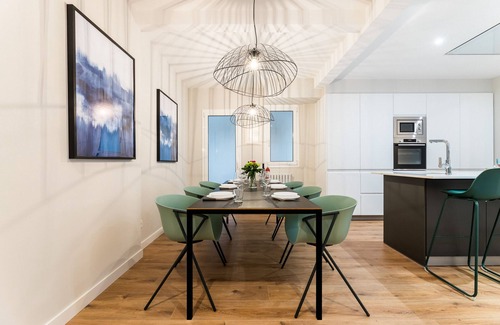 Gros Apartment | GRAN VIA SUITE: superior apartment for 6 PAX. 2min from the beach