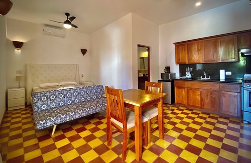 Granada Apartment | Granada Apartment #2 5 minutes from Calle La Calzada