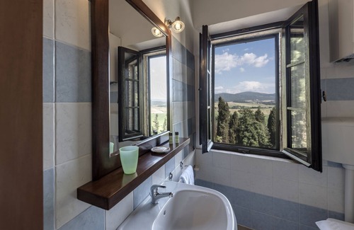 Mensanello Apartment | Granaio-6+1 people apartment in the main village