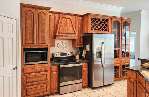 Granbury House | Granbury Abode w/ Pool & Grill ~ 3 Miles to Lake!