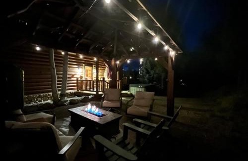 Innsbruck Val Moritz House | Granby Panoramic Paradise! Hot tub and firepit!