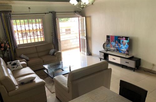 Yaounde Apartment | Grand Appartement à essos mobile