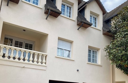 Le Bourget Apartment | Grand appartement à louer pour visiter Paris