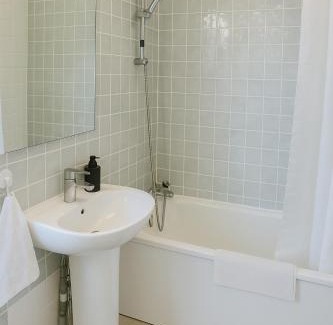 Gueugnon Apartment | Grand appartement 3 chambres Wifi & Parking
