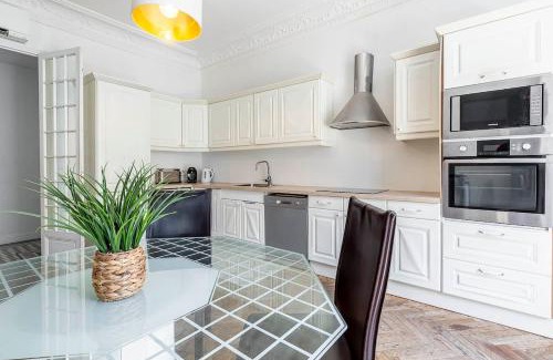Musicians Quarter Apartment | Grand appartement climatisé centre ville Nice