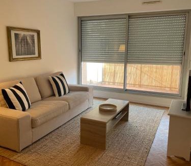 Avignon City Centre Apartment | Grand appartement intra-muros, clim, calme, ascenseur