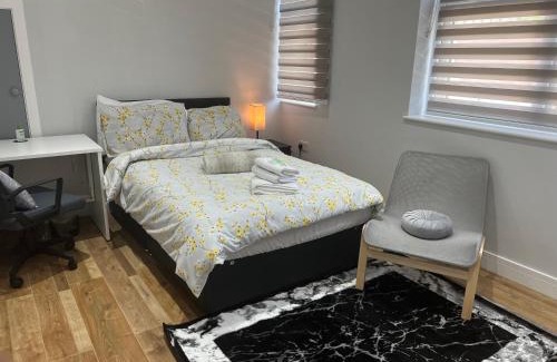 Walpole Hotel | Grand Bleu - London - Next to Piccadilly Line Tube Station & Brand New Facilities