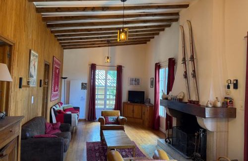 Eaux-Bonnes Ski Chalet | Grand Chalet pour 10 avec vue magnifique sur les pistes et les montagnes à 10mn à pied des pistes