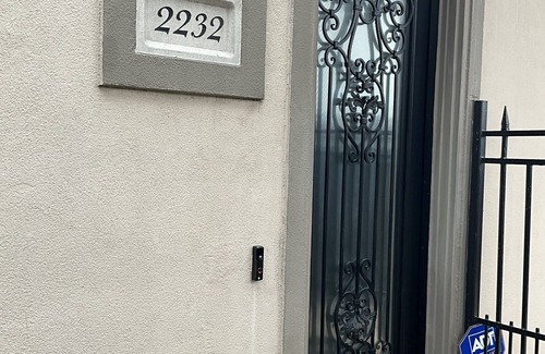 MacGregor House | "Grand Chateau By Lujan 2" - A Luxury Home near the Medical Center