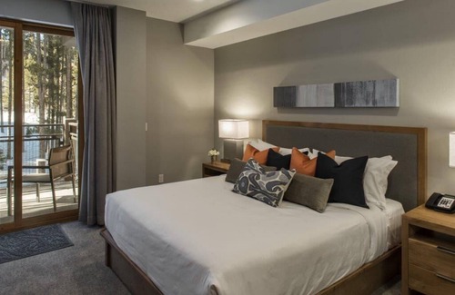 Peak 8 Resort | Grand Colorado SUITE nSki-In/Ski-Out, Sleeps 4nAvailable 3/23-3/29/25