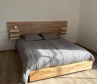 Landevant House | Grand gîte 10 personnes, calme, proche mer
