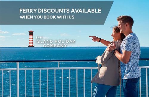 Shanklin Apartment | Grand Garden Apartment - The Old Vicarage - Duplex Residence, Breathtaking sea views Over Shanklin Bay - Shanklin Old Village, fantastic family getaway!