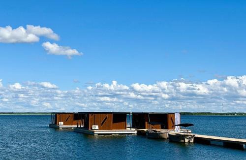 Haapsalu House | Grand Holm Marina Ujuvmajad