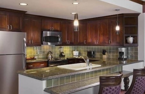 Waikiki Resort | Grand Islander Hilton Grand Vacations Club Resort
