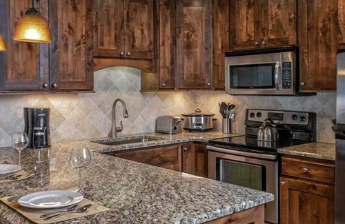 Breckenridge Resort | Grand Lodge Peak 7 Ski In/Out 800 sq feet One Bedroom w/amazing amenities!
